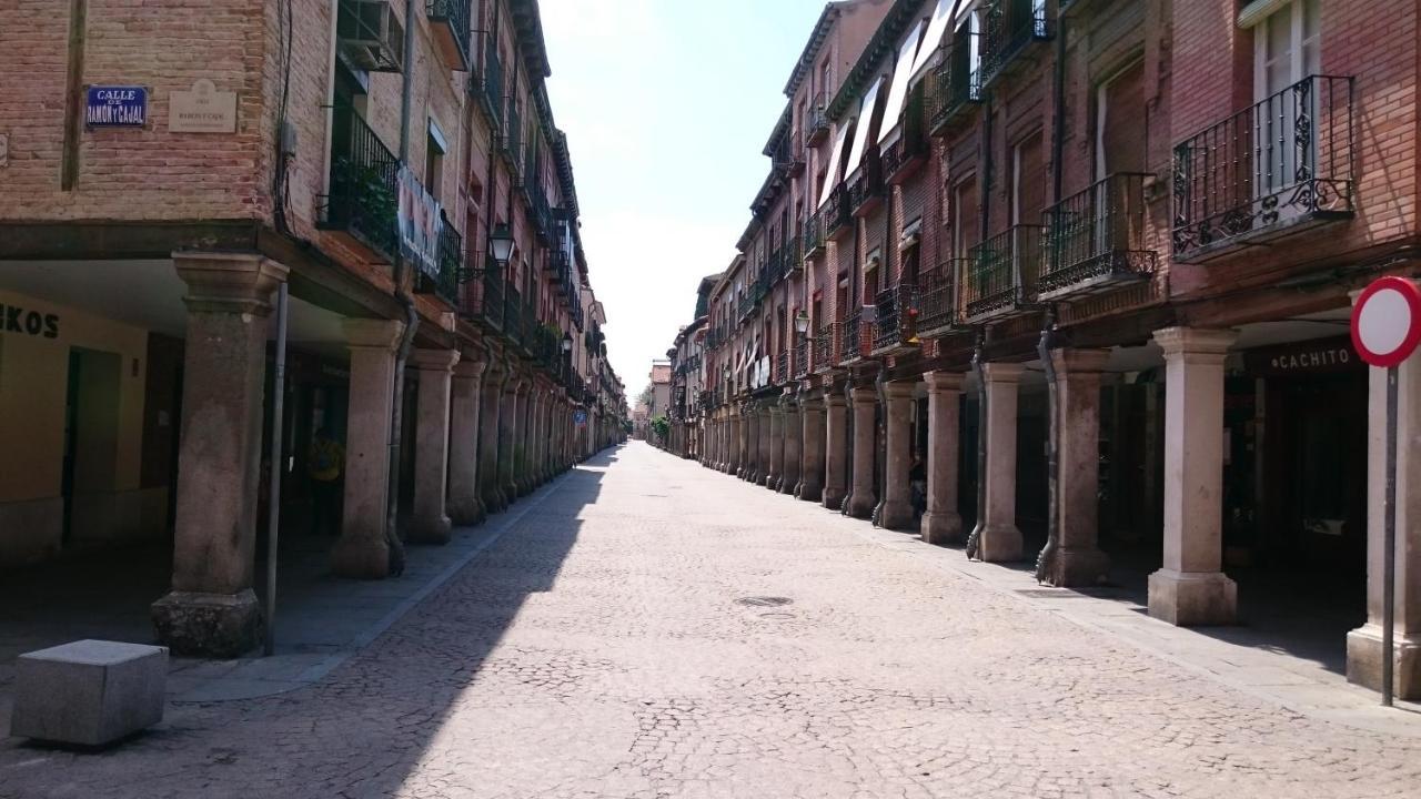 فندق Casa De Huespedes Vecinodecerbantes الكالا ذي إِناريس المظهر الخارجي الصورة