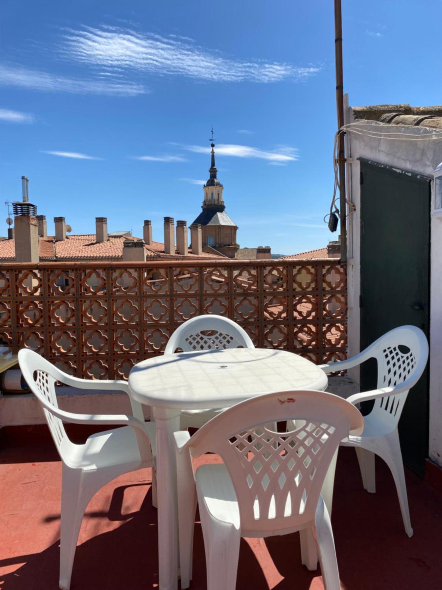 فندق Casa De Huespedes Vecinodecerbantes الكالا ذي إِناريس المظهر الخارجي الصورة